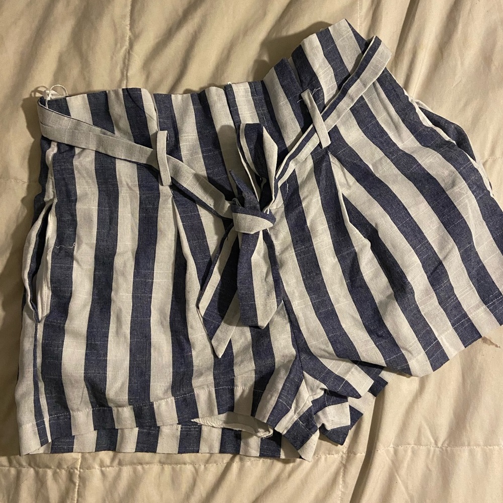 Linen Lux Blue & White High Waisted Shorts | M